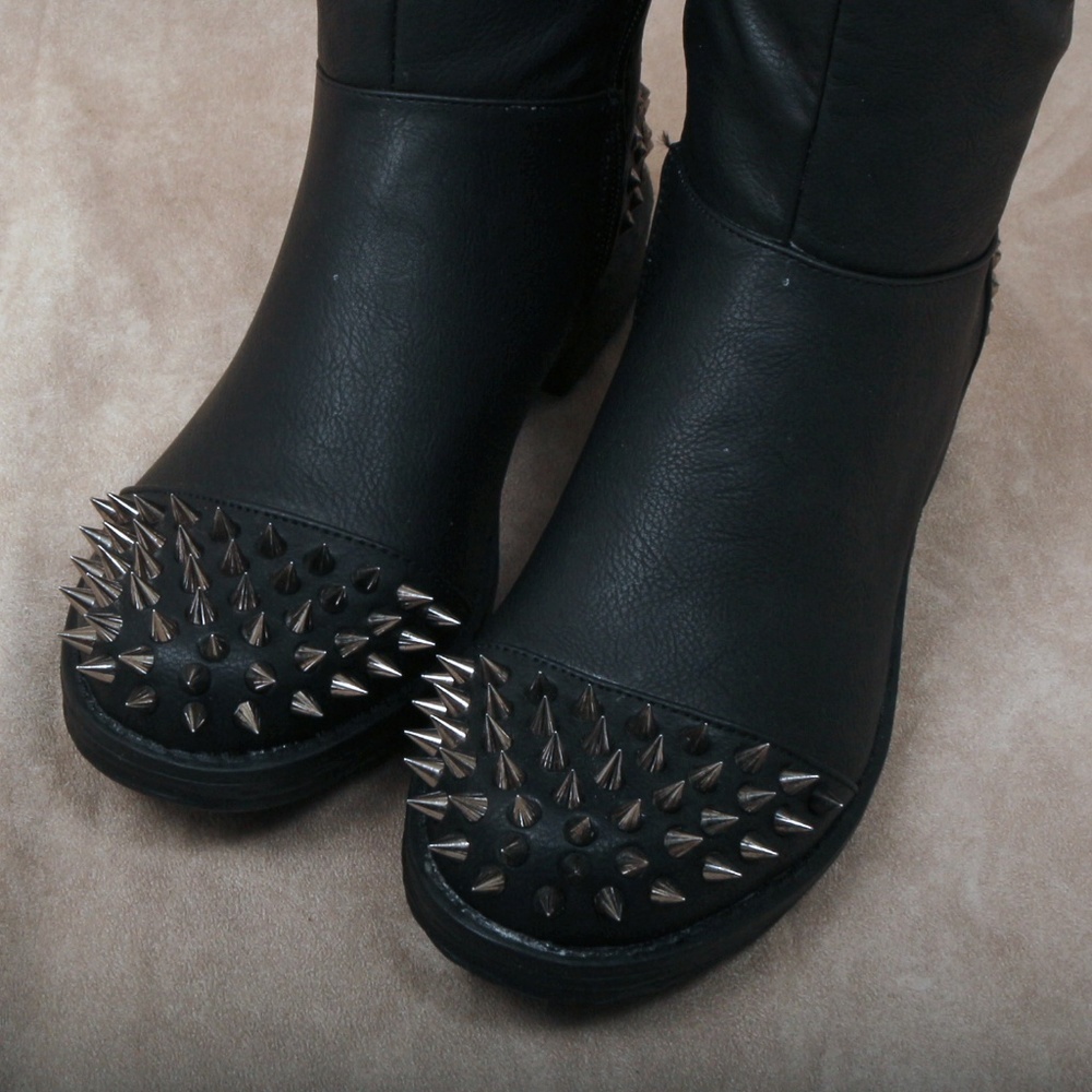Knee High Black Spike Toe Boot Balinda-01 - Picture 2 of 4